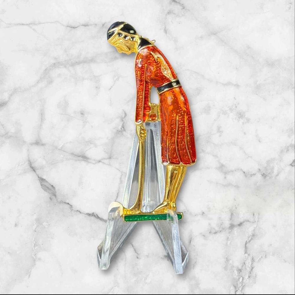 185. Vintage Women Golfing Brooch Gold Tone Enamel Fashion Jewelry‎